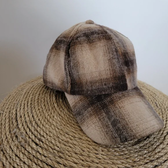 Plaid Faux Fur Hat - Picture 5 of 6